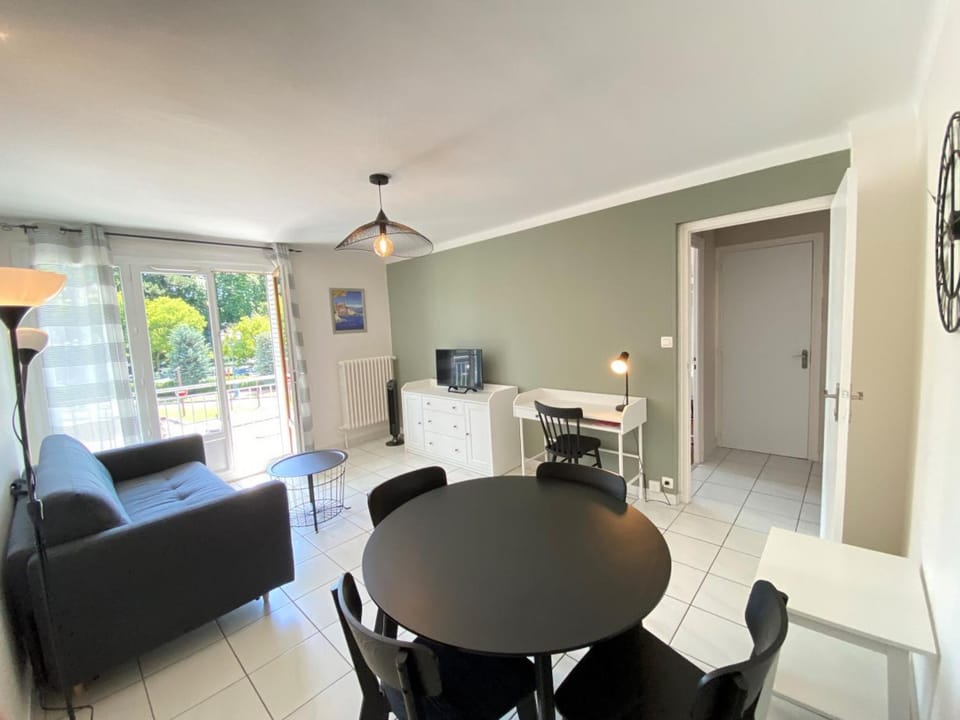 T2 rénové proche plage et centre, parking, animaux, Wi-Fi - FR-1-432-2 Apartment in Annecy