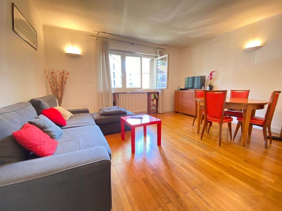 Spacieux appartement 2 chambres près du centre avec parking et wifi - FR-1-432-25 Apartment in Annecy