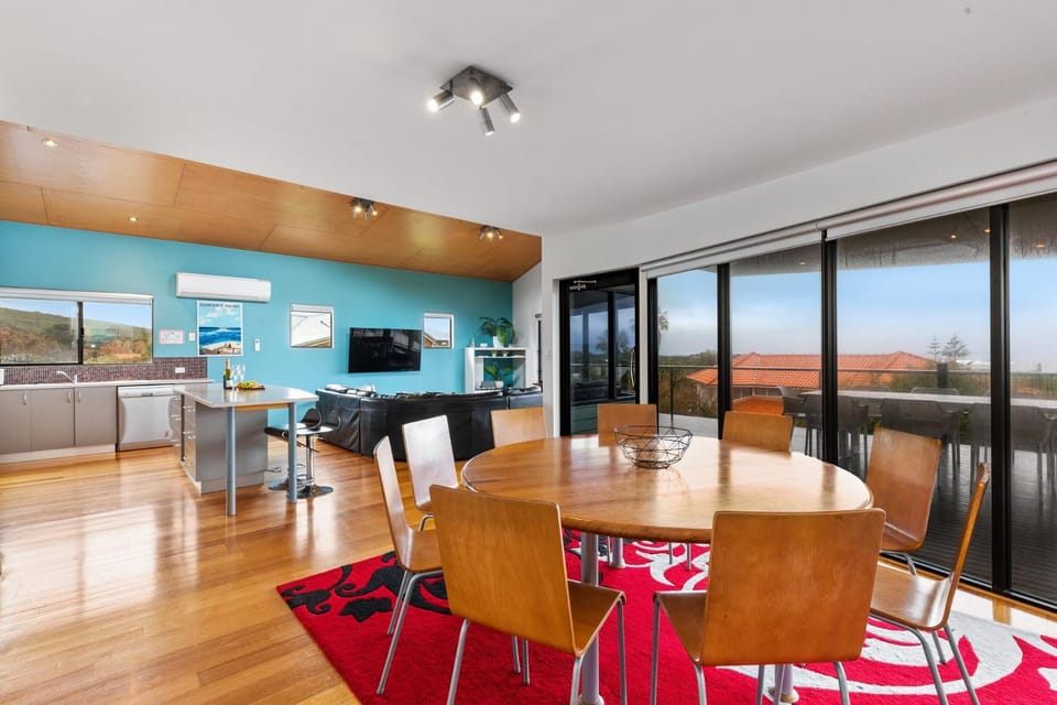 Beachside at Margaret River - Spacious Family Beach House in Exclusive Prevelly Location House in Mitchell Drive