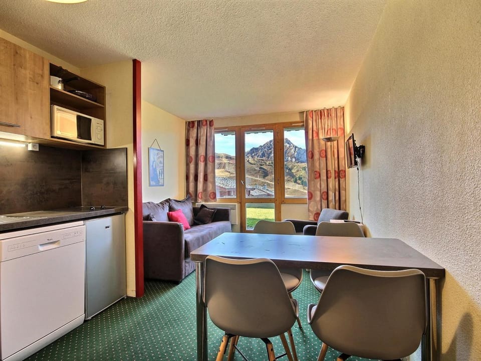 Studio rez-de-pistes accessible handicapés, 4 personnes - FR-1-455-24 Apartment in Mâcot-la-Plagne