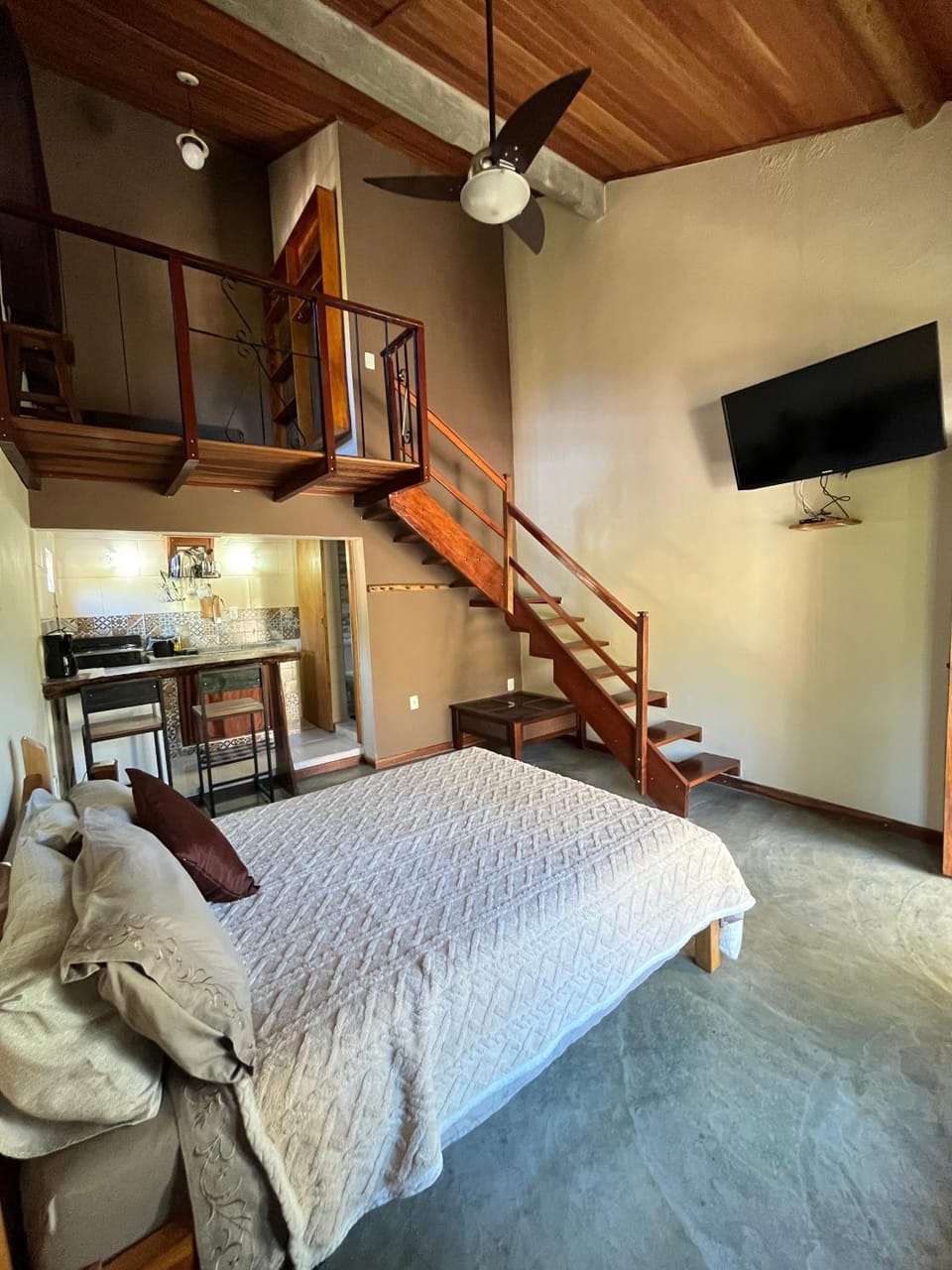 Bed, TV and multimedia, Kitchen or kitchenette, Photo of the whole room, Bedroom