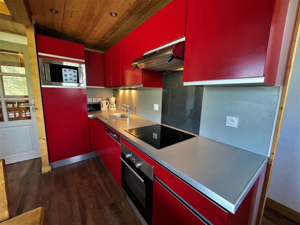 Duplex confort 8 pers, exposé Sud-Ouest avec animaux admis - FR-1-452-94 Apartment in Les Allues