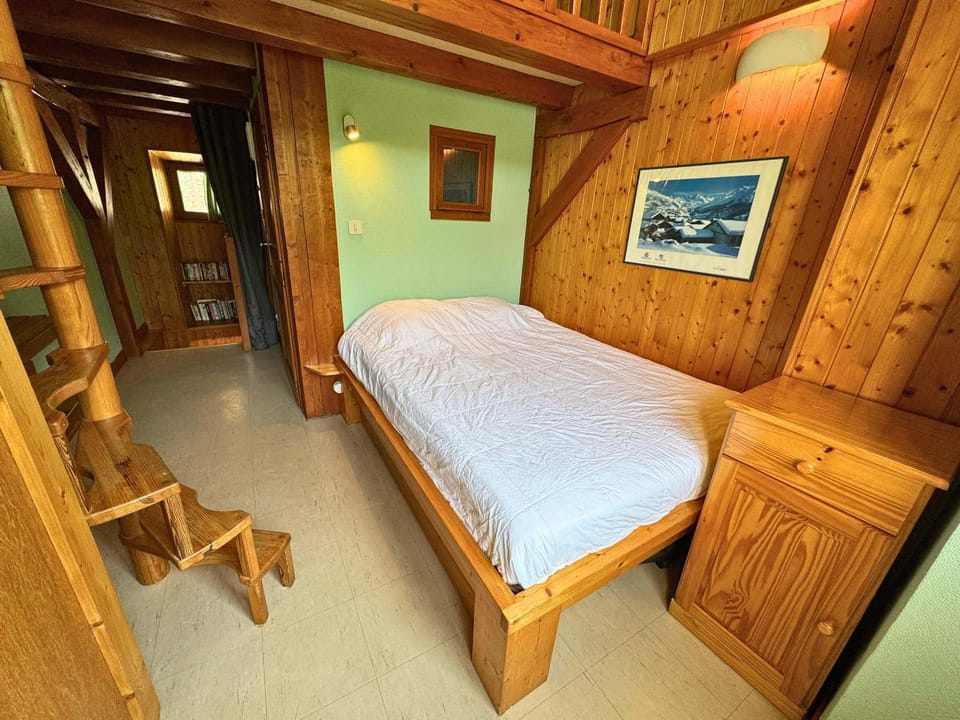 Chalet Traditionnel 2 Pers Animaux Admis au Village Praranger avec WiFi - FR-1-452-167 House in Les Allues