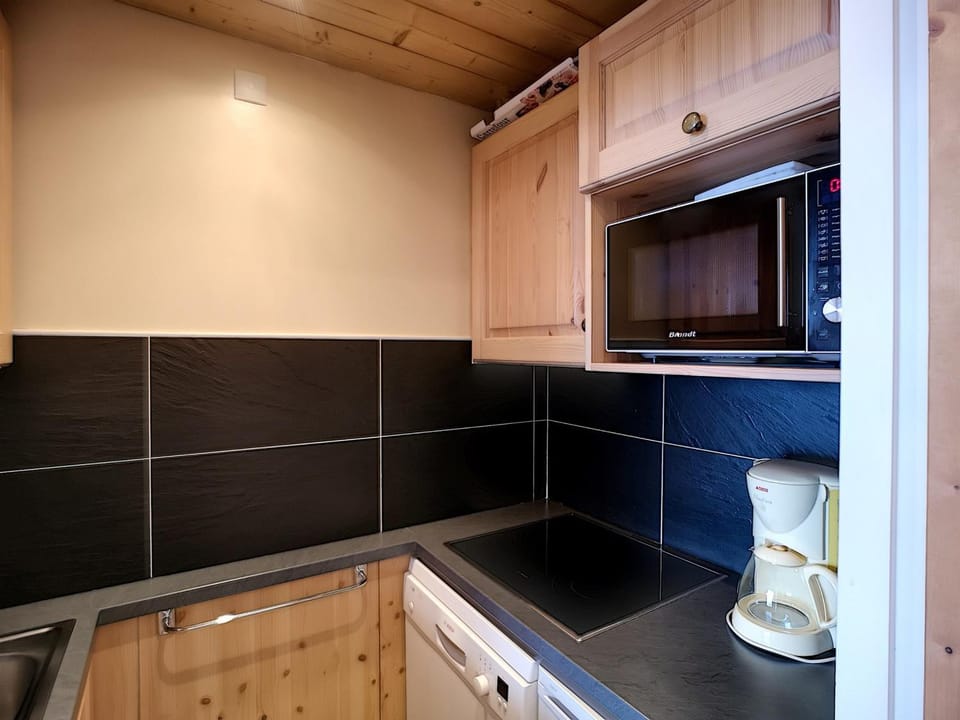 2 pièces 5 pers, pieds des pistes, Les Menuires - FR-1-178-300 Apartment in Les Allues