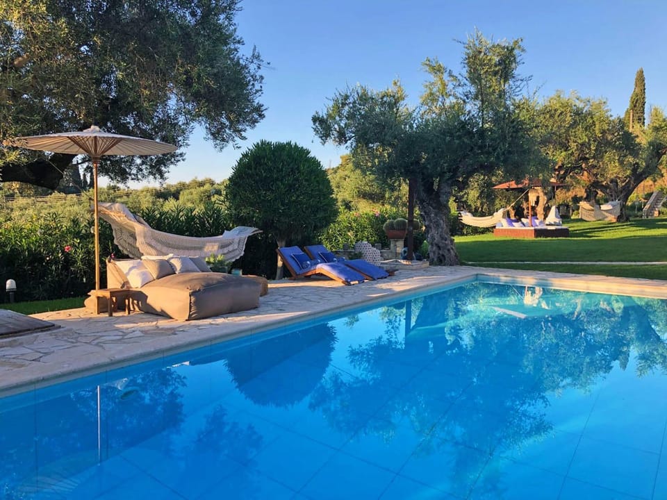 Swimming pool, Swimming pool