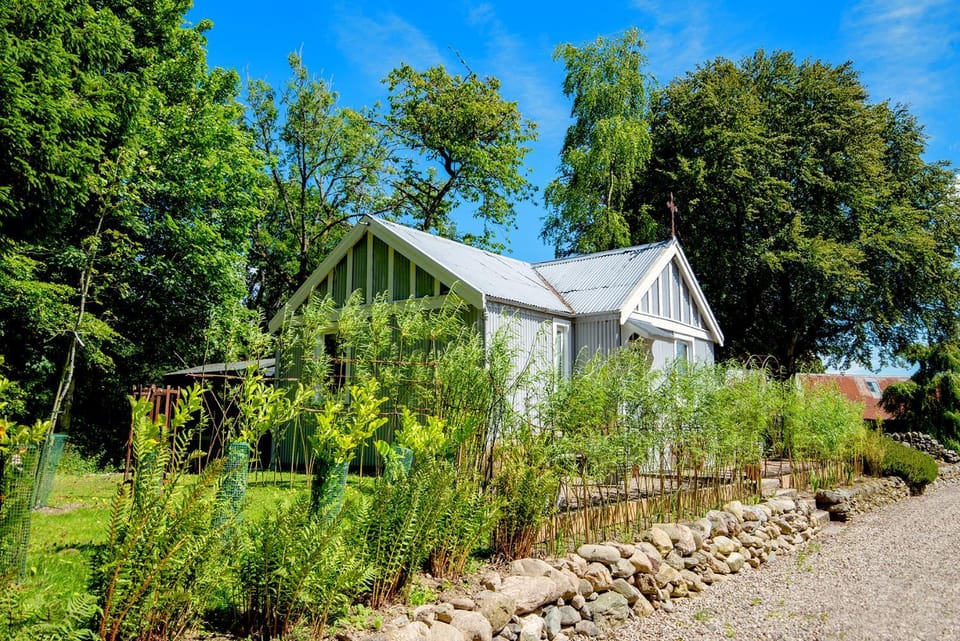 Property building, Day, Garden
