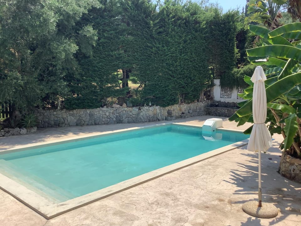 Day, Garden, View (from property/room), Balcony/Terrace, Seating area, Garden view, Mountain view, Pool view, Area and facilities, Swimming pool, Time of day, Inner courtyard view, sunbed