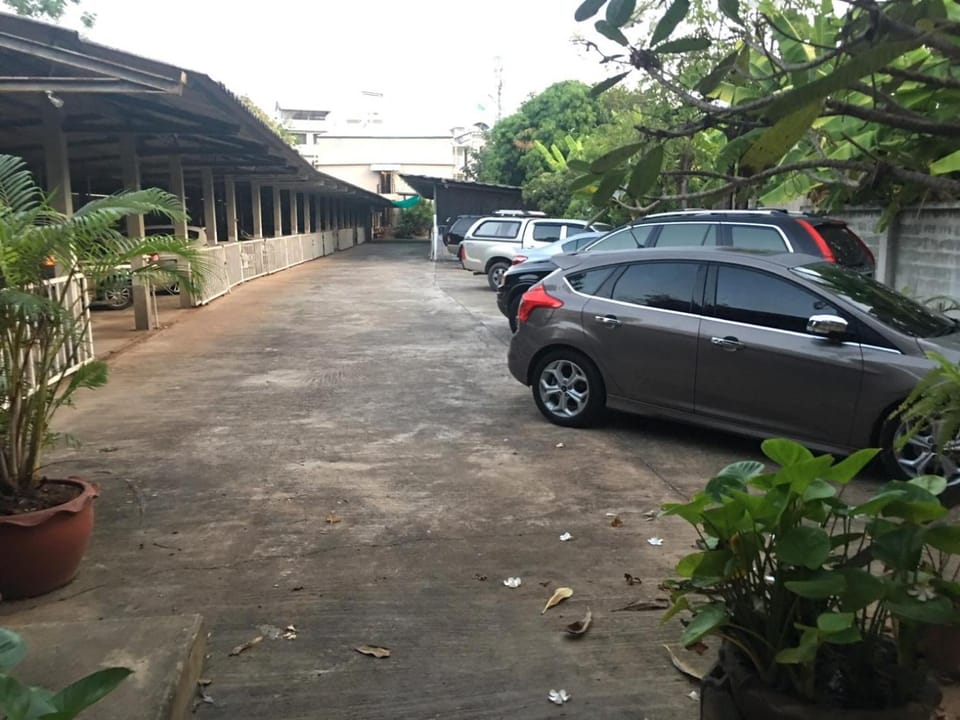 TR Guesthouse Campground/ 
RV Resort in Thailand