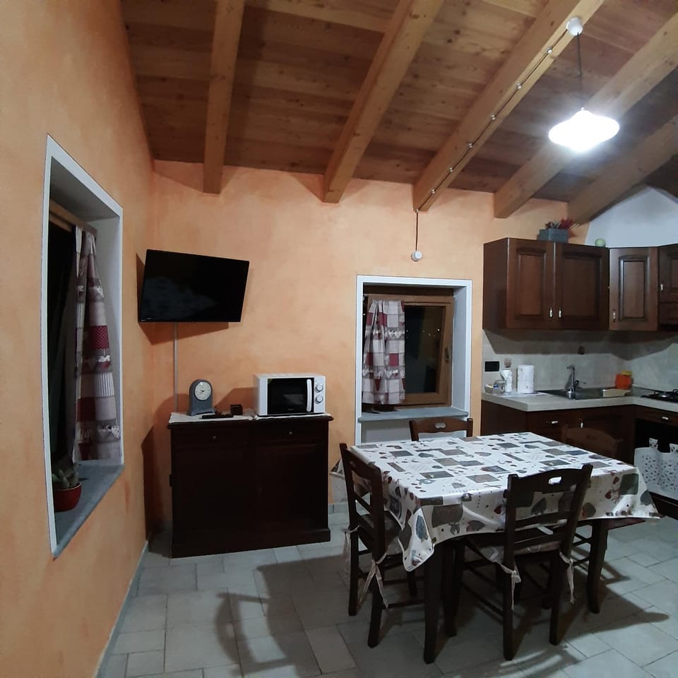 TV and multimedia, Dining area