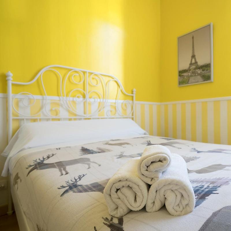 Pensión Apolo XI Bed and Breakfast in Centro