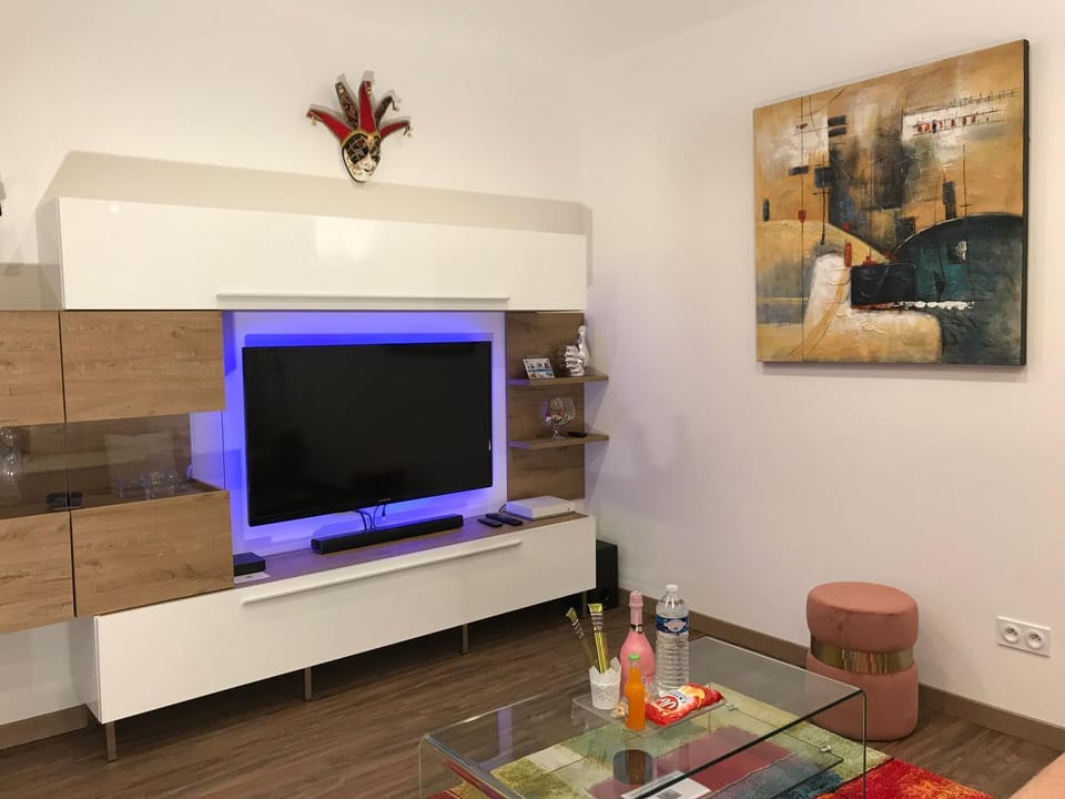 TV and multimedia, Decorative detail, Seating area
