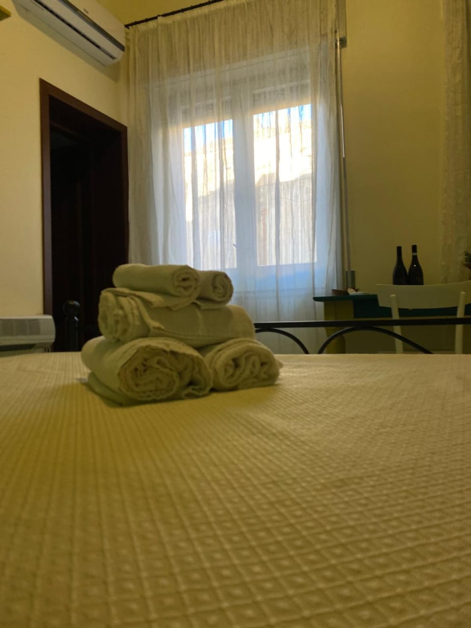 Bed, Photo of the whole room, Bedroom, towels
