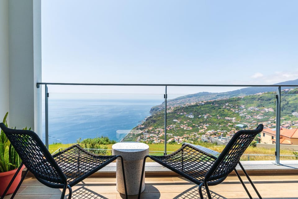 Valley View-Villa with heated pool and sauna Villa in Madeira District