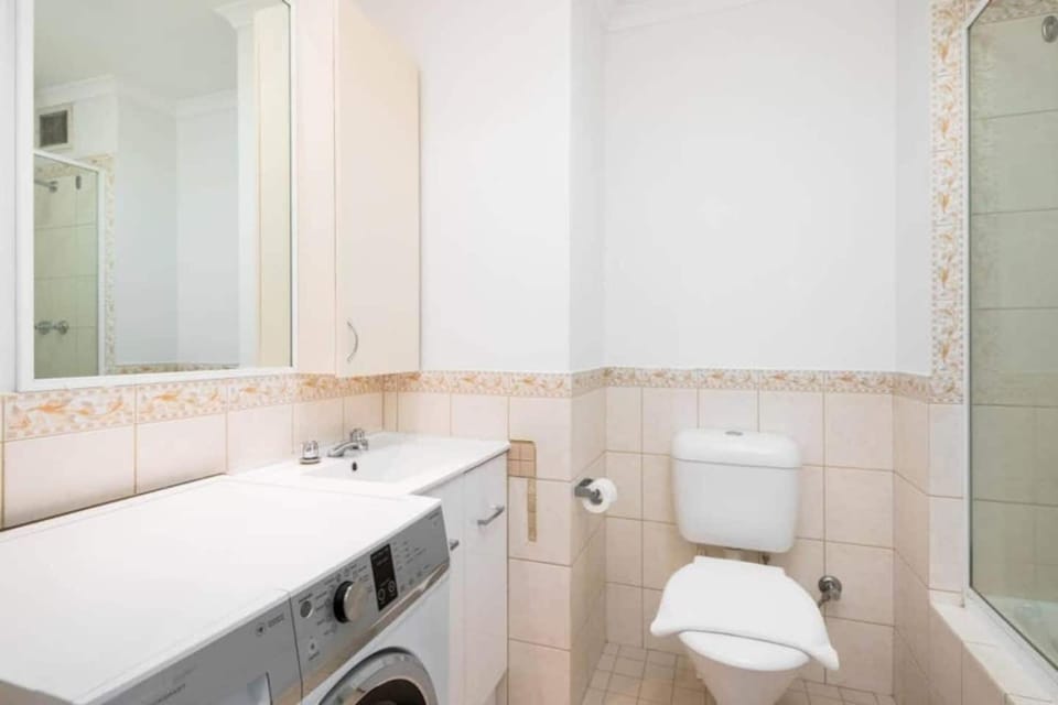 806 Deluxe Delight Concert Hall Studio Apartment in Perth