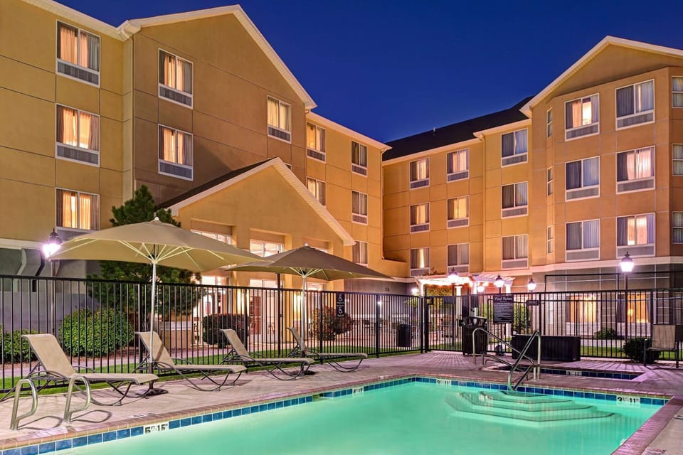 Property building, Swimming pool, Swimming pool