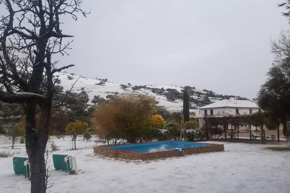 Cortijo, Grazalema, piscina, 5 Hbts con baño, AC, Country House in Sierra de Cádiz