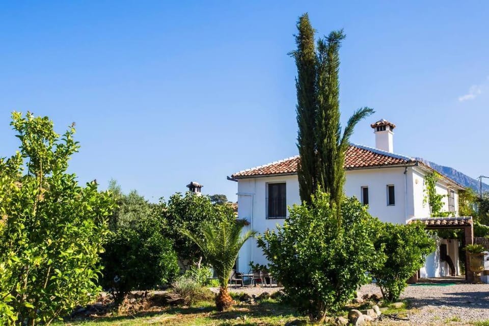 Cortijo, Grazalema, piscina, 5 Hbts con baño, AC, Country House in Sierra de Cádiz