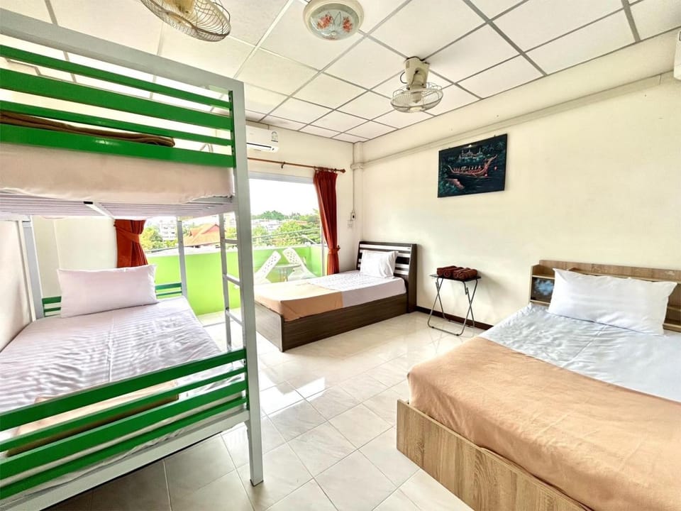 Bed, Photo of the whole room, Bedroom, bunk bed