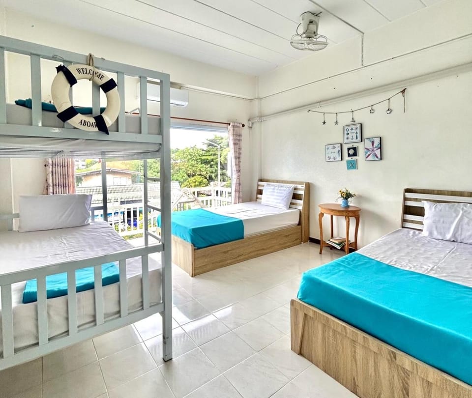 Bed, Photo of the whole room, Bedroom, air conditioner