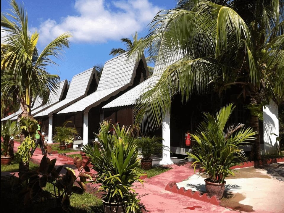 Rasa Senang Villa -Islam Guest Only Resort in Kedah