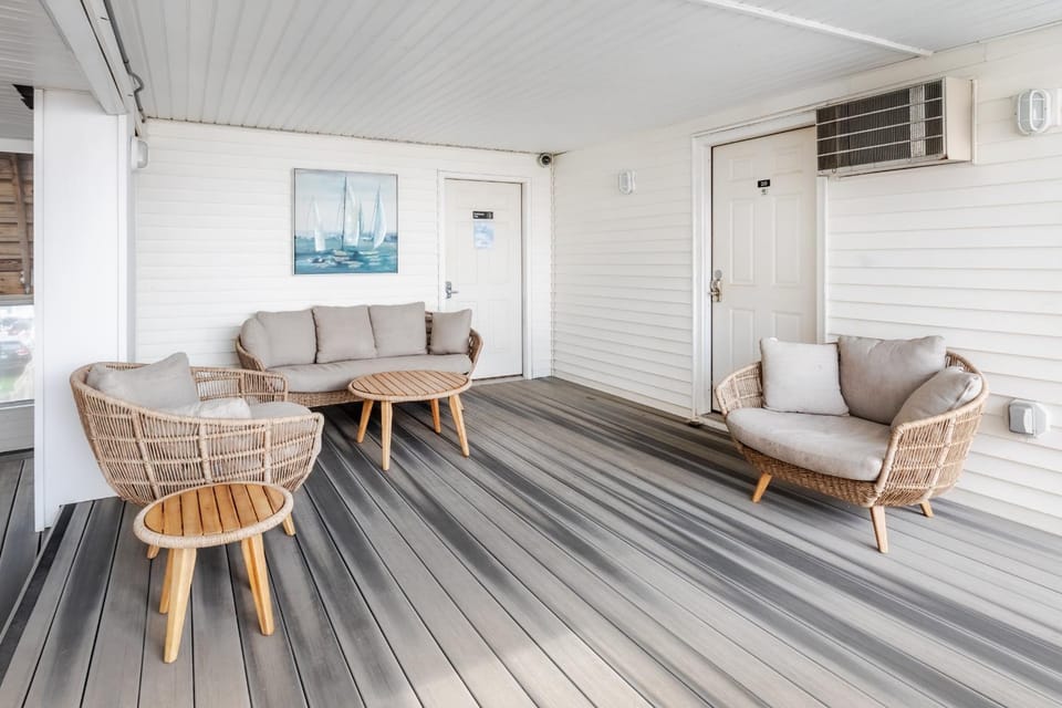 Patio, Seating area