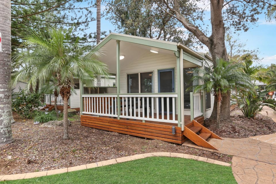 Seven Mile Beach Holiday Park Campground/ 
RV Resort in Gerroa