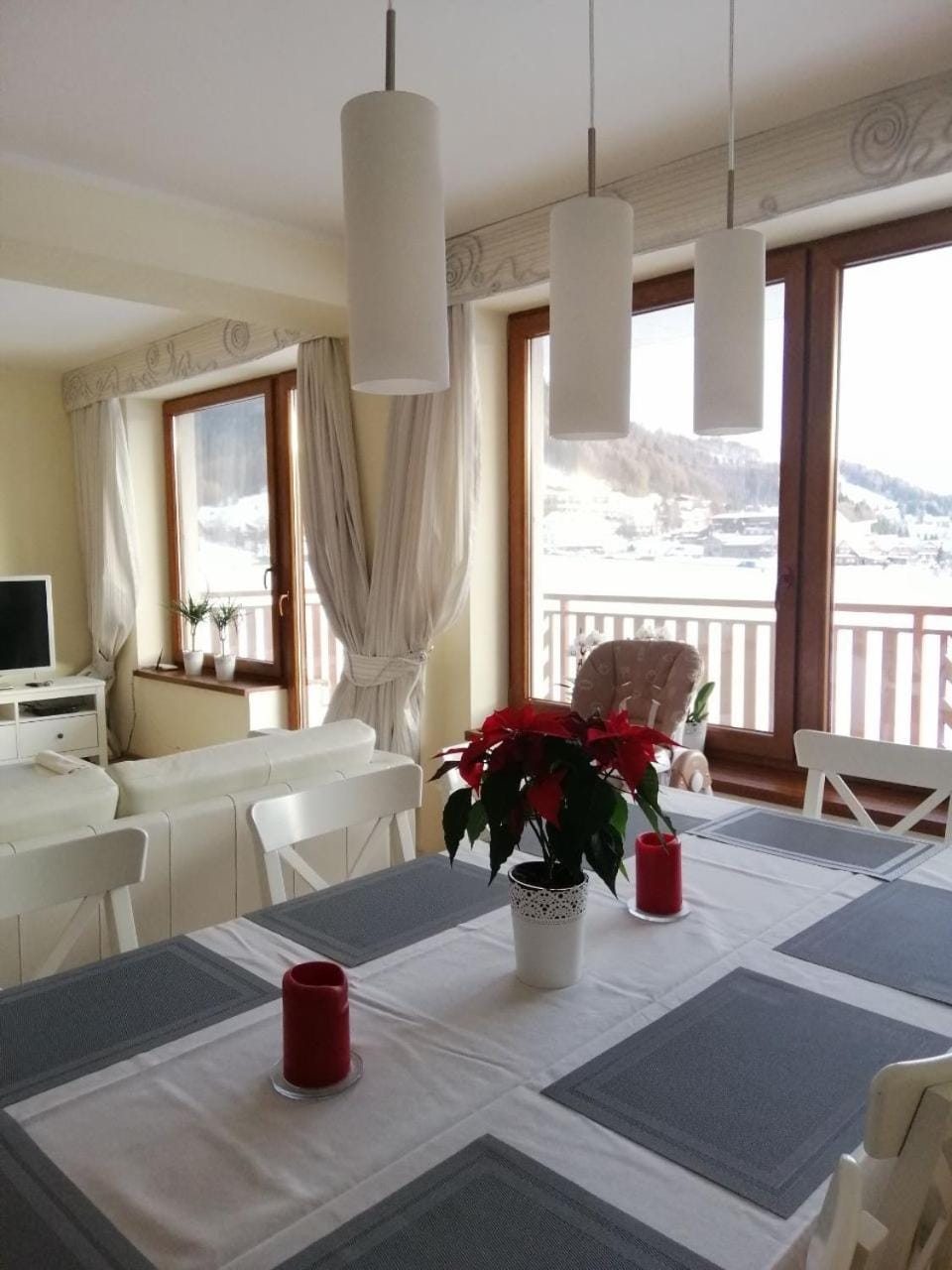 Dining area, Mountain view