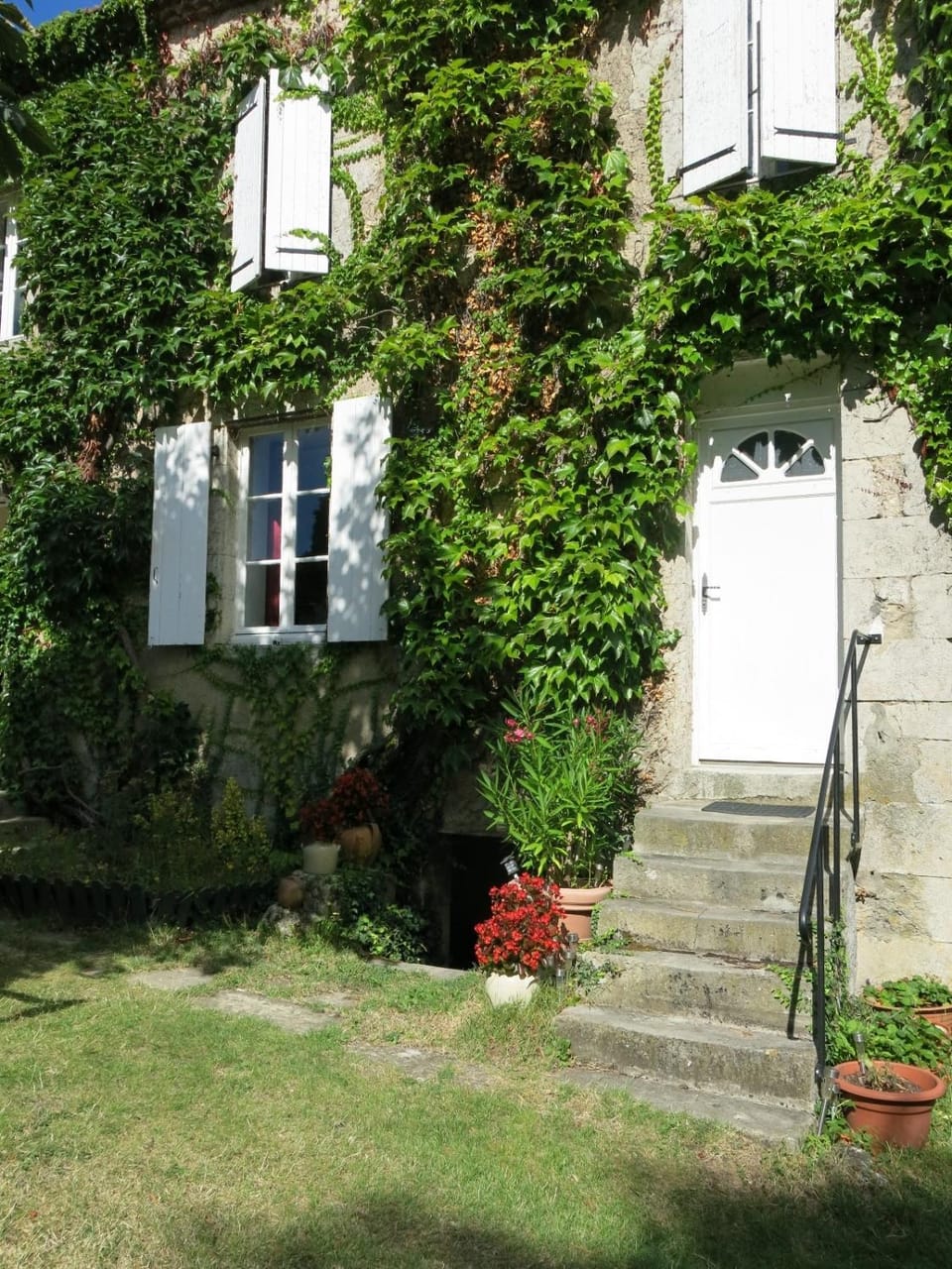 Au Relais de Nèche. Bed and Breakfast in Auvergne-Rhône-Alpes