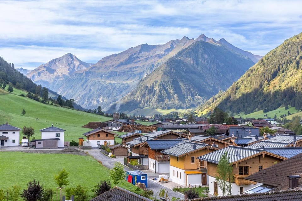 Neighbourhood, Natural landscape, Mountain view