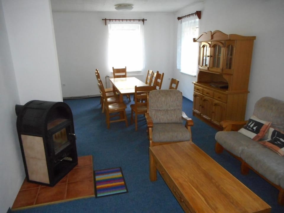 Living room, Seating area, Dining area, Area and facilities