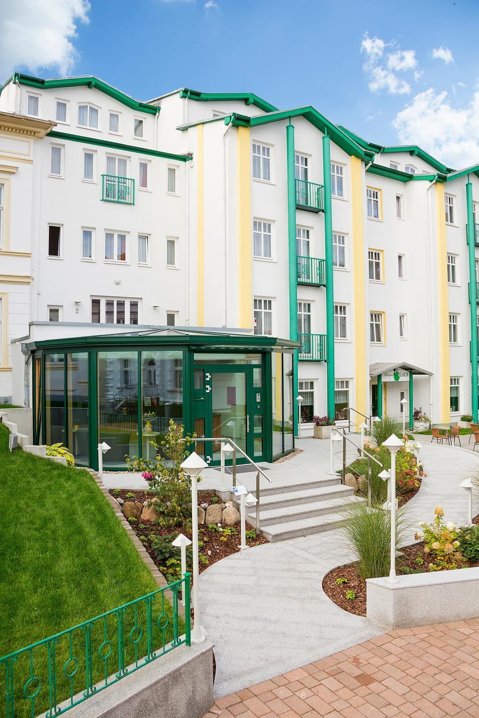 Property building, Day, Garden, Garden view