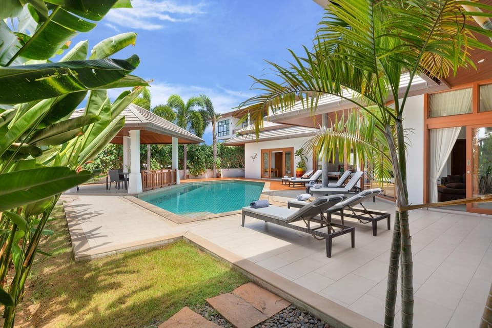 Property building, Swimming pool, Swimming pool