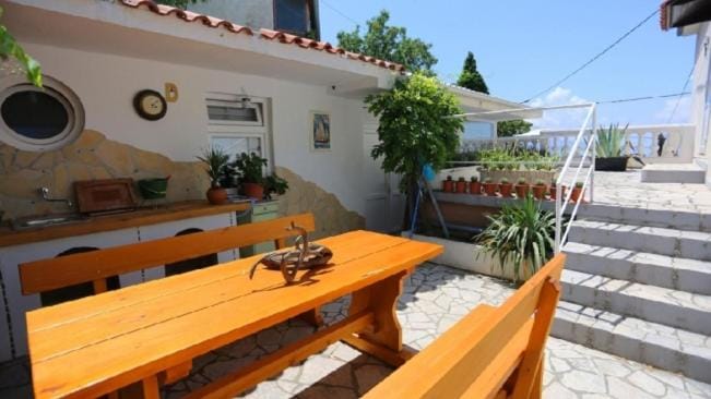 Property building, BBQ facilities