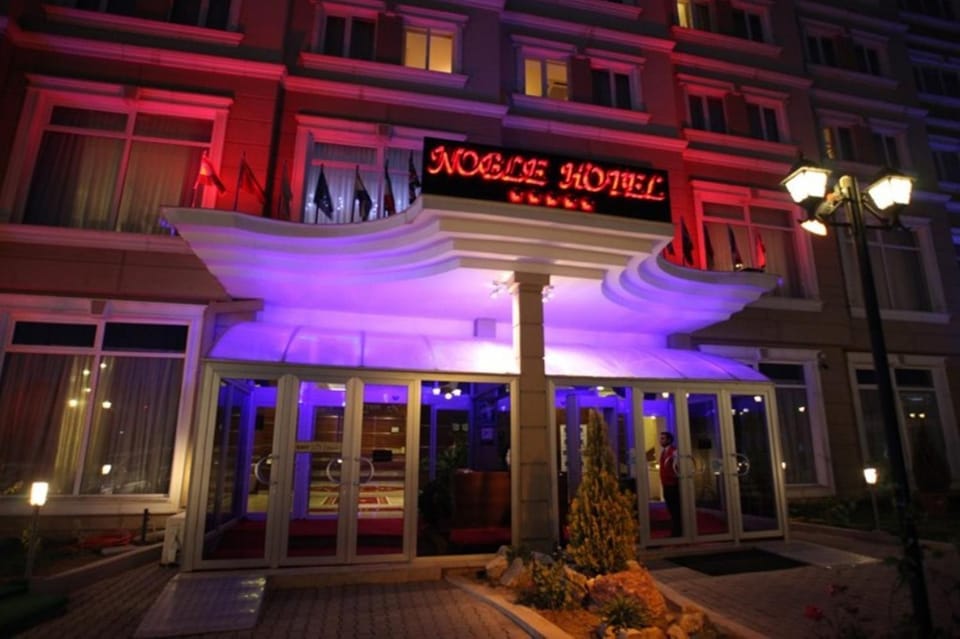 Facade/entrance
