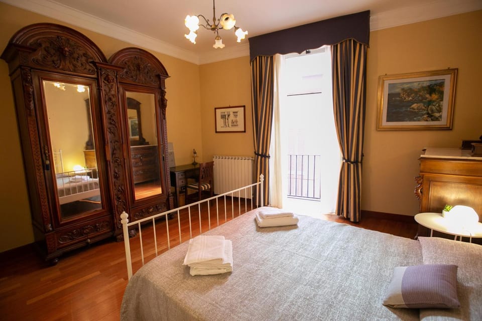 Sweet Toledo by Dimorra Apartment in Naples