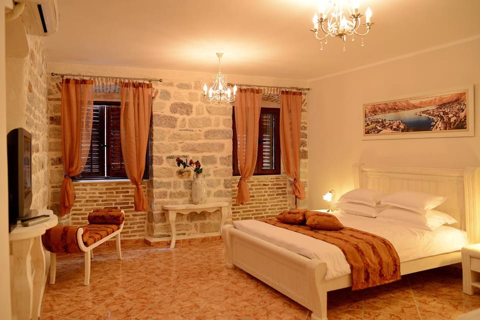 Seating area, Bedroom