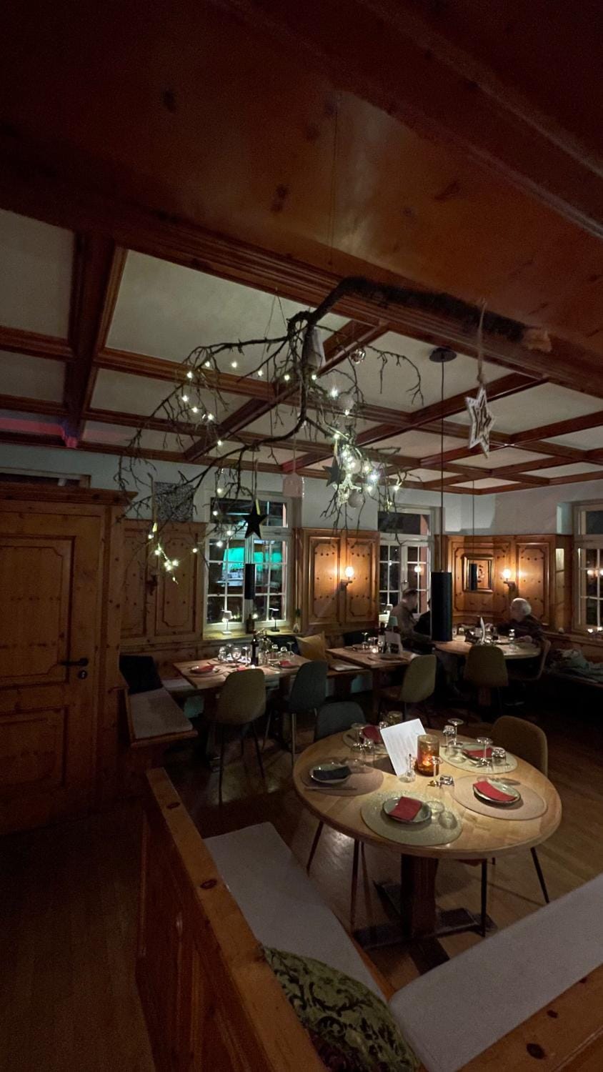 Restaurant/places to eat, Restaurant/places to eat, Banquet/Function facilities
