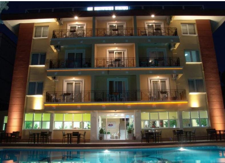 Facade/entrance, Swimming pool