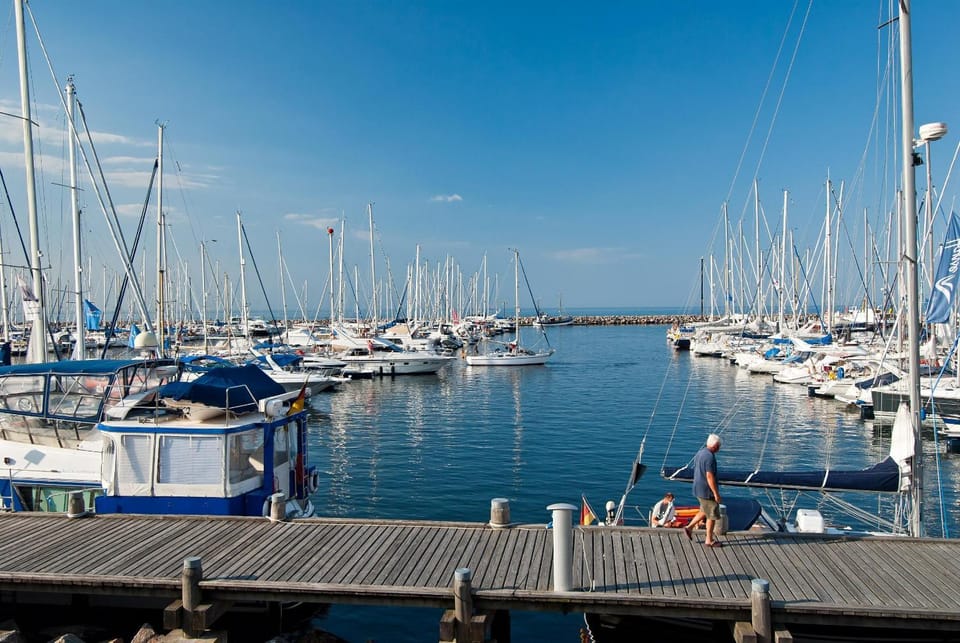 Nearby landmark, Natural landscape, Area and facilities, Entertainment