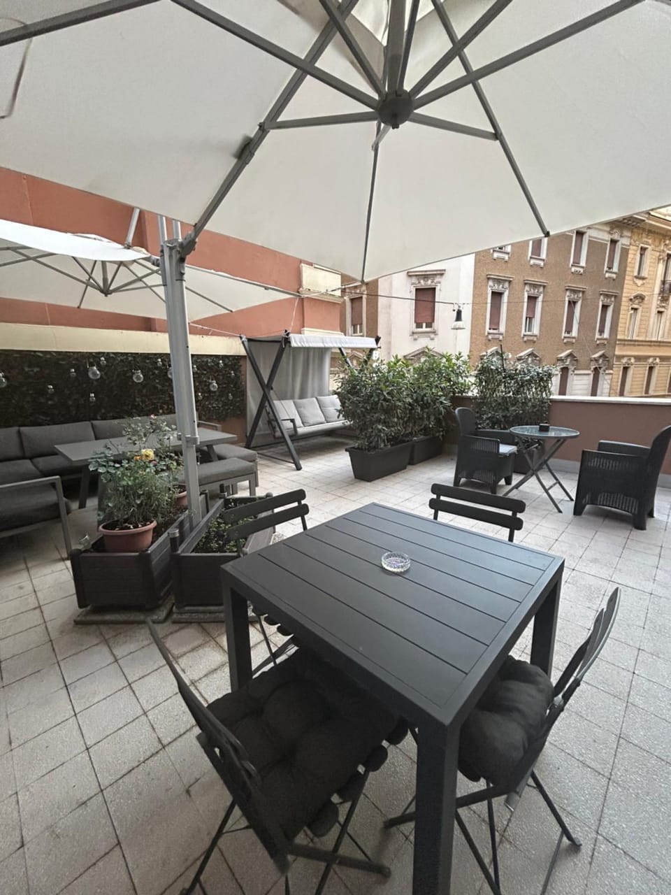 Property building, Day, Balcony/Terrace, Seasons