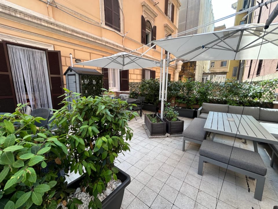 Property building, Day, Seating area, Time of day