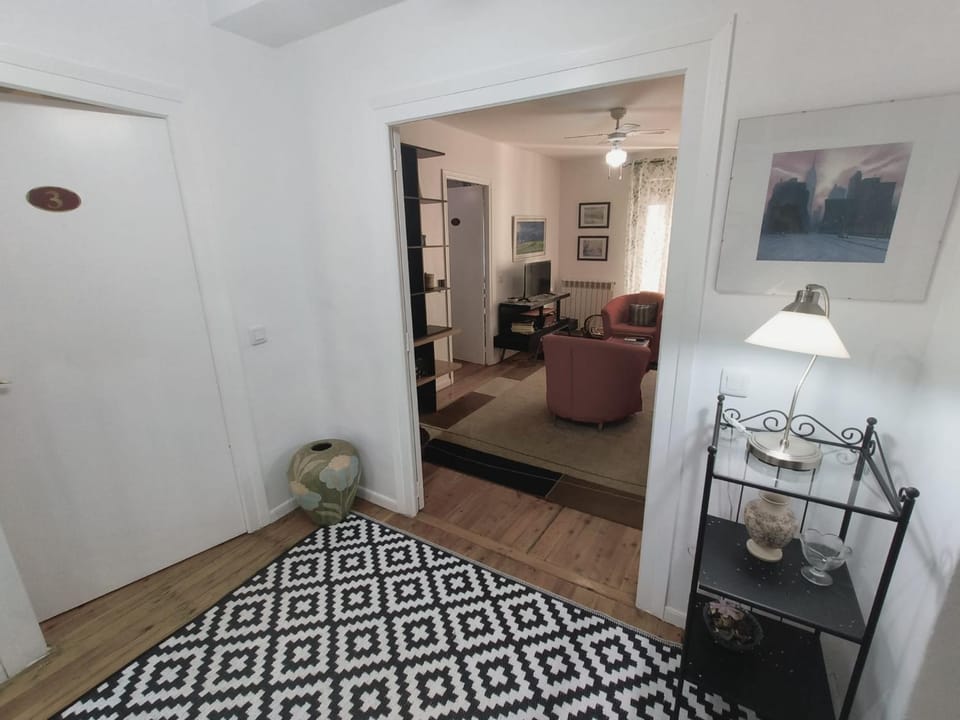 Communal lounge/ TV room, Lobby or reception