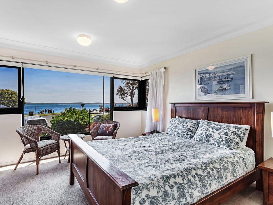Florentine 2 sensational waterviews and pool in complex Apartment in Nelson Bay