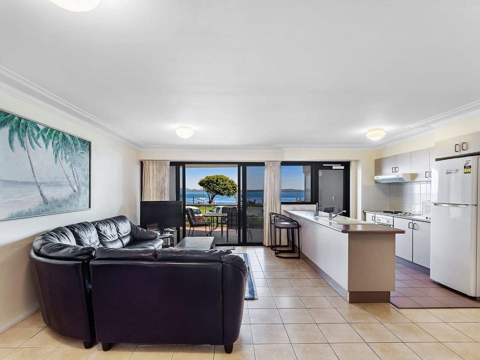 Florentine 2 sensational waterviews and pool in complex Apartment in Nelson Bay