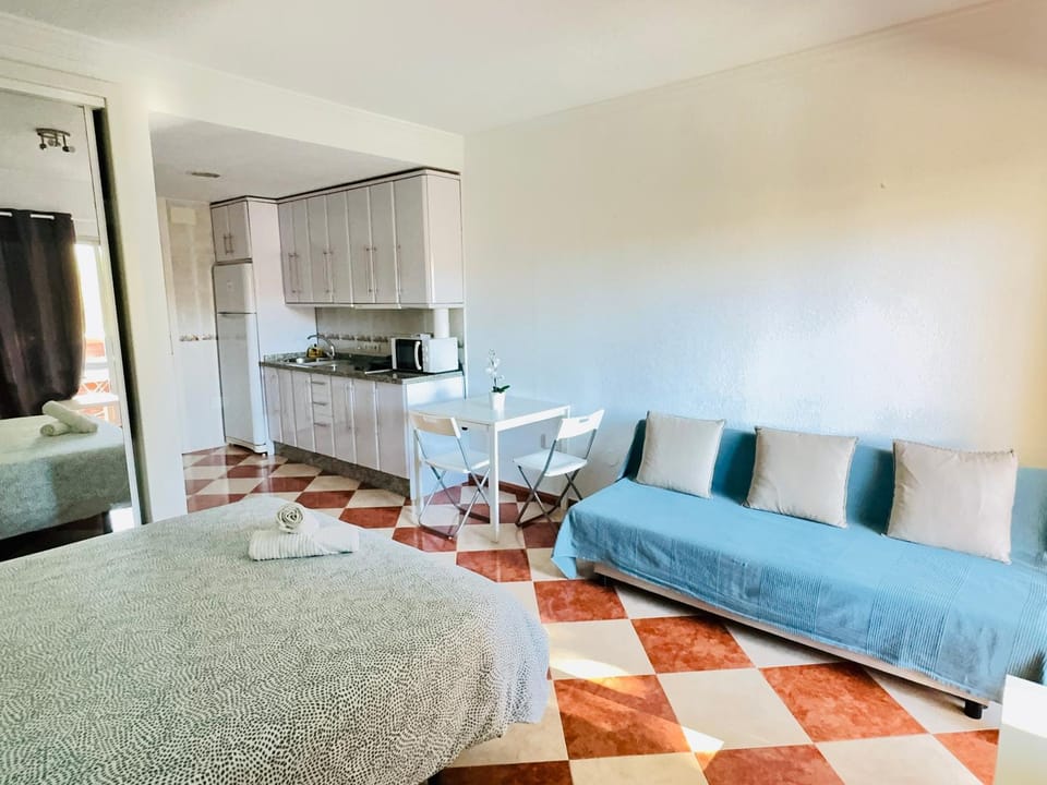 G&G Benalbeach Sea Views Apartment in Benalmadena