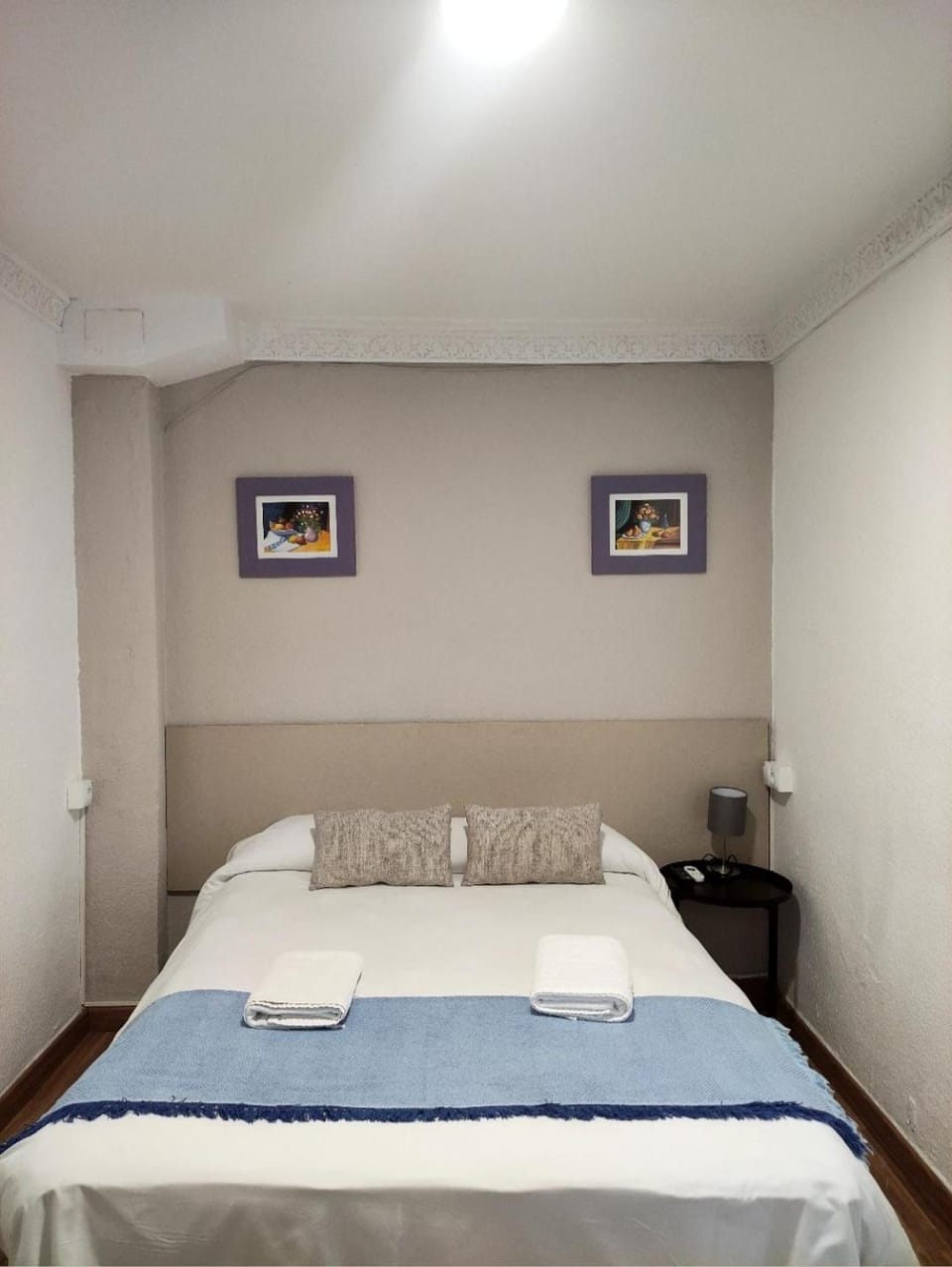 Bed, Photo of the whole room, towels