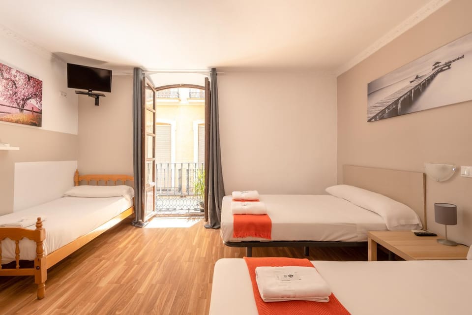 Bed, Photo of the whole room, Bedroom, Family, towels