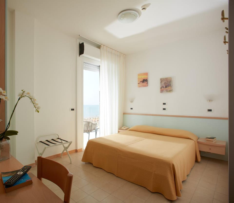 Bed, Photo of the whole room, Bedroom, Sea view