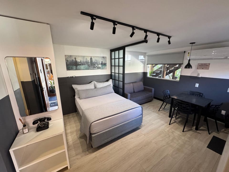 Bed, Photo of the whole room, Dining area, Bedroom