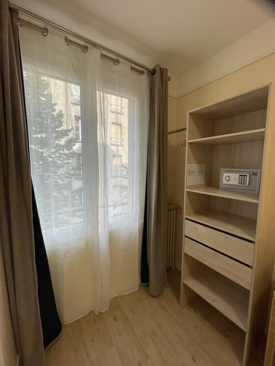 Residence Hoche Hotel in Pantin